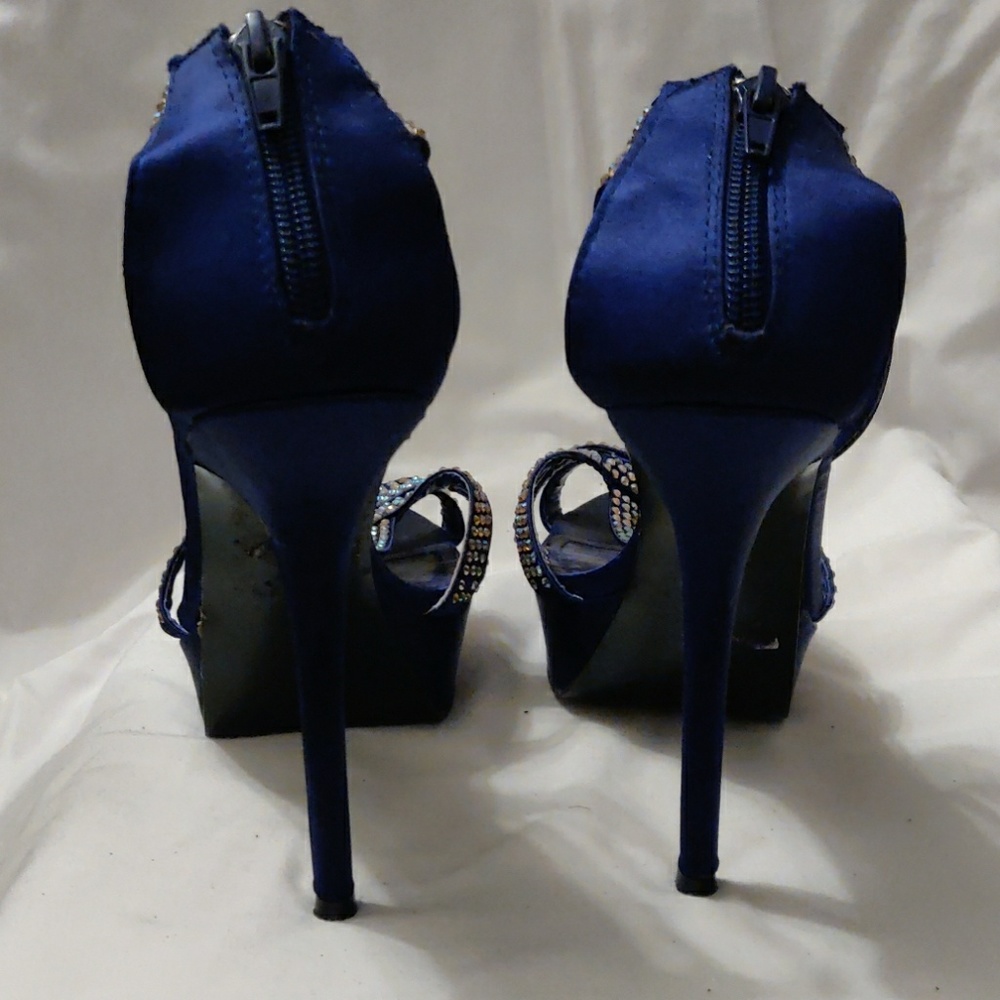 Shoes - Picture 3 of 4